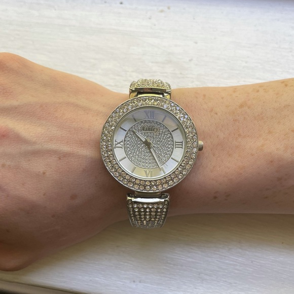 Ashley Watch - Picture 4 of 6